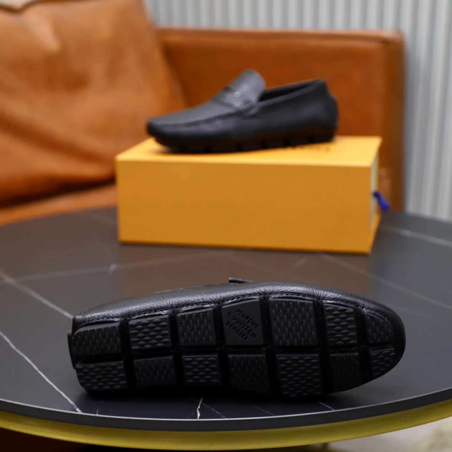 Ex-factory price: 480💰【LV】Louis Vuitton ⚠️High-end men’s driving and pedal series ⚠️38-44 (customized for 45) ⚠️All original cowhide leather! Thick and soft! Made entirely of calfskin lining! Rubber sheet anti-slip beanie sole! Three-dimensional package technology! Fashionable and classic! Handicrafts! Original high quality! Feel free to compare!